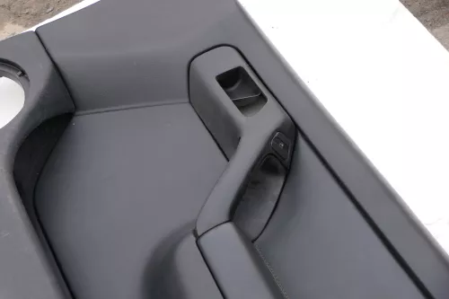 Golf 4 3 1E Cabrio 1E Türverkleidung Verkleidung Tür vorne rechts schwarz  LEDER (182136)