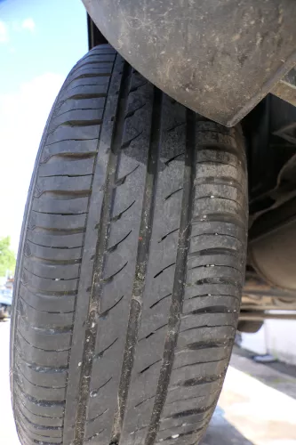 2x VW Golf A3 NUR Reifen 195/65 R15 91H Sommerreifen 2x ca. 6-7 mm NUR REIFEN (182222)