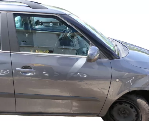 Fabia 5J Kombi + Limo Tür vorne rechts Beifahrertür grau LF8J - ohne Anbauteile