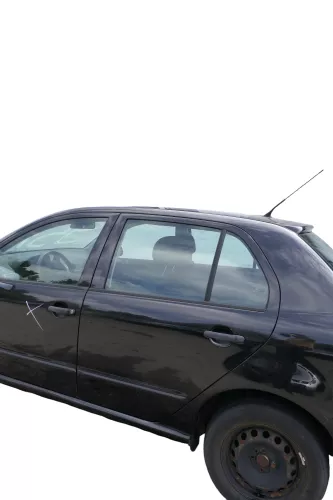 Skoda Fabia 6Y Limousine Schrägheck Tür hinten links schwarz LF9R (182299)