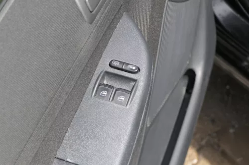 1x Fabia 6Y Kombi Türverkleidung Verkleidung Tür vorne links schwarz onyx (182301)