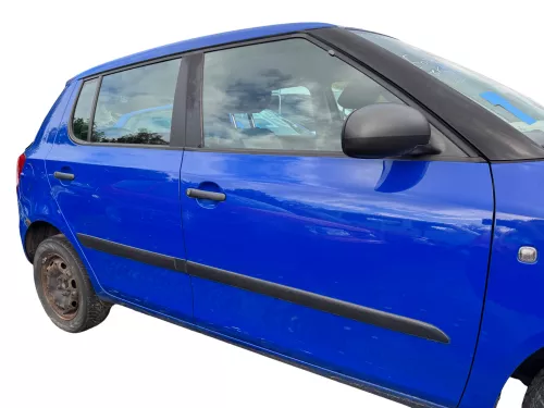 Fabia 5J Kombi + Limo Tür vorne rechts Beifahrertür blau LF5K - ohne Anbauteile