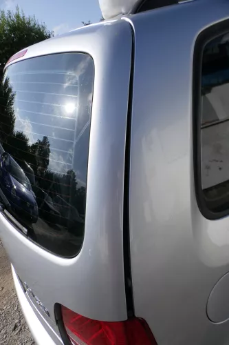 VW Touran 1T Heckklappe Kofferraumklappe hinten silber LA7W mit Scheibe -Rost (182597)