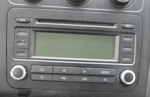 VW Golf 5 Radio CD Player Original RCD300 1K0035186J mit Code