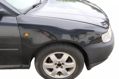 Audi A3 8L Kotflügel vorne rechts - schwarz LZ9U