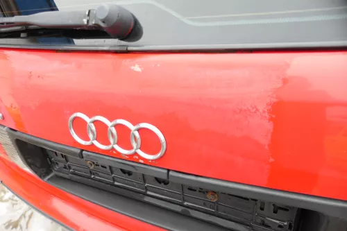 Audi 80 8C Kombi Avant hinten Heckklappe mit Scheibe Deckel rot LY3H ohneAnbaute (182822)