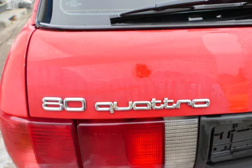 Audi 80 8C Kombi Avant hinten Heckklappe mit Scheibe Deckel rot LY3H ohneAnbaute (182822)