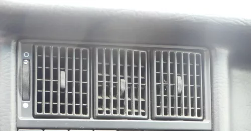 Audi 80 8C Lüftungsdüse Düse Lüftung vorne in der Mitte