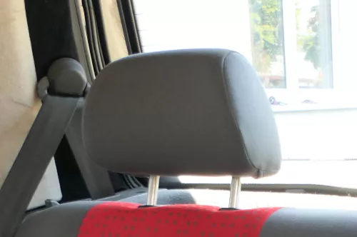 1x Seat Arosa oder Lupo Kopfstütze hinten grau rechts/links schwarz off-black