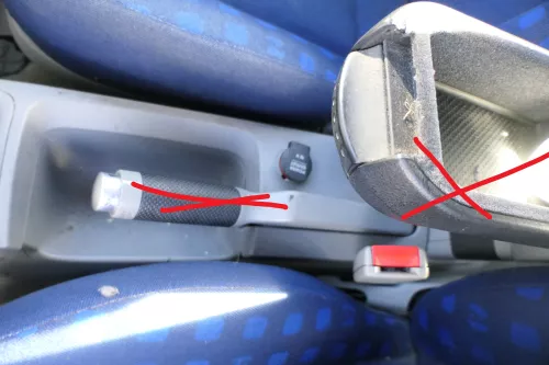 VW New Beetle vorne Mitteltunnel Tunnel Becherhalter Mittelkonsole grau (183031)