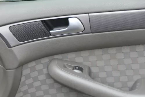 1x A6 4B Türverkleidung Verkleidung Tür vorne rechts swing grau (183046)