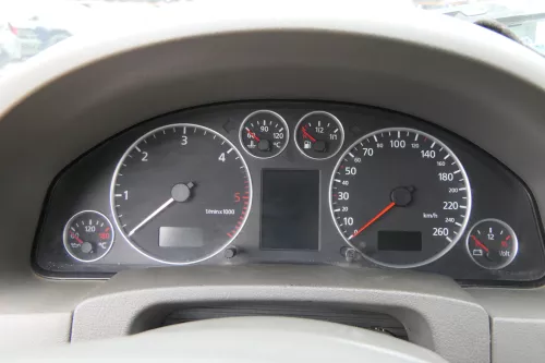 Audi A6 4B Tacho Tachometer Kombiinstrument XXX.000km 4B0920933G 2,5 TDI