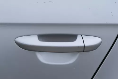 1x VW Passat 3C Türgriff Tür Griff vorne rechts außen silber grau LA7W
