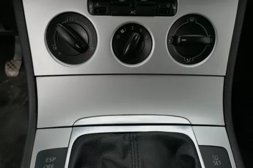 Passat 3C Mittelkonsole Verkleidung Klappe Abdeckung Dekor silber matt chrom Asc (183132)