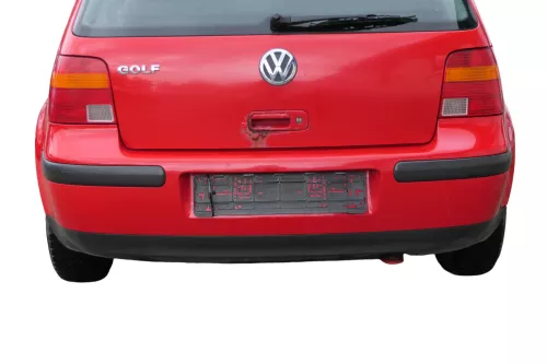 VW Golf 4 Limousine Stoßstange hinten Heckstoßstange Stoßfänger rot LP3G (183219)