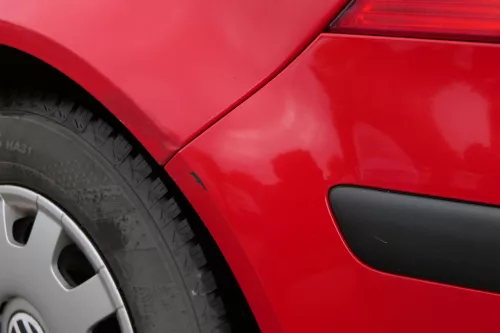 VW Golf 4 Limousine Stoßstange hinten Heckstoßstange Stoßfänger rot LP3G (183219)