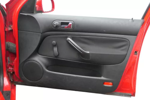 1x Golf 4 Bora Türverkleidung Verkleidung Tür vorne rechts 4/5-Türer schwarz