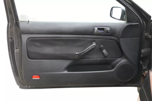 VW Golf 4 2/3-Türer Türverkleidung Verkleidung Tür vorne links schwarz 