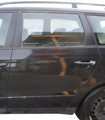 VW Passat 3C Kombi Variant Tür hinten links schwarz LC9X -OHNE Anbauteile