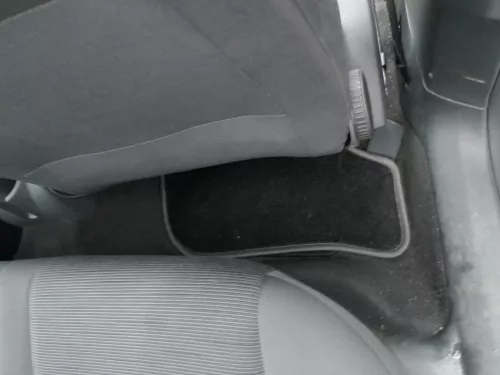 4x Original VW Golf 5 und Plus 5M Fußmatten Fußmatte vorne links rechts hinten (183573)