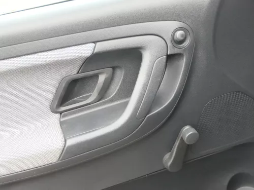 1x Skoda Fabia 5J Stufenheck Türverkleidung Verkleidung Tür vorne links Griff (183597)