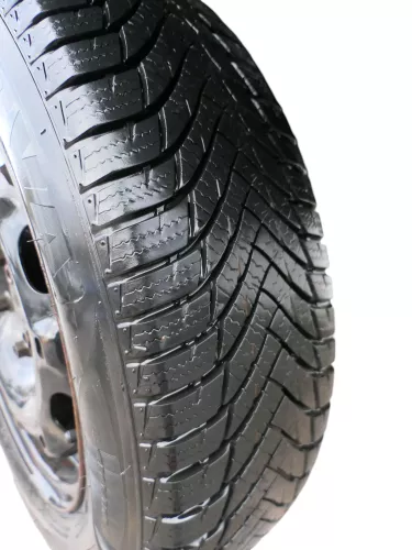 2x Skoda Fabia Felgen Reifen 165/70 R14 81T Winterreifen M&S 5jx14H2 ET35  6-7mm (183614)