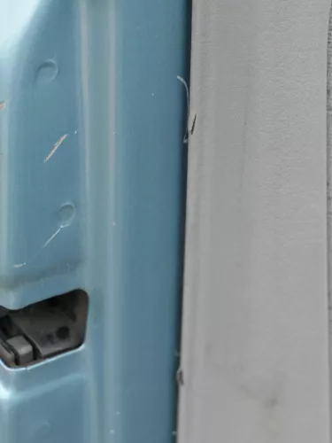 1x Passat 3B Variant Türverkleidung Verkleidung Tür vorne links Griff grau (183625)