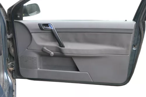 1x VW Polo 9N Türverkleidung Verkleidung Tür vorne rechts 2/3-Türer Griff Öffner