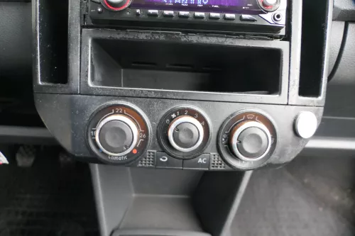 VW Polo 9N Mittelkonsole Verkleidung um Radio schwarz 6Q0858069AD /T (183653)