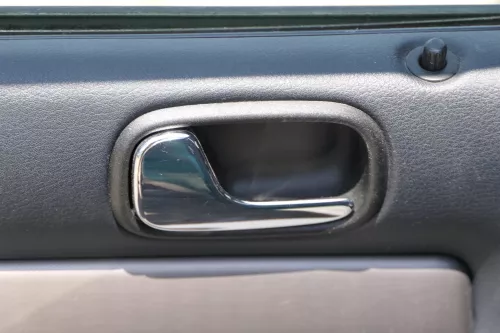 1x Audi A4 B5 Türverkleidung Verkleidung Tür hinten links  Griff Öffner (183773)