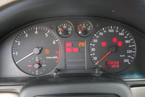 Audi A4 B5 Tacho Tachometer Kombiinstrument 230000km 8D0919861C Benziner 1,8 ADR
