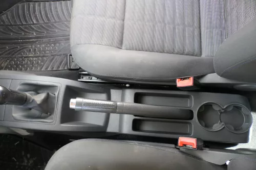 VW Polo 9N 9N3 Handbremse Feststellbremse schwarz Leder  blaue Nähte (183812)