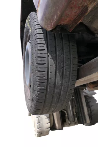 4x VW Polo 9N 6R Felgen Reifen 195/55 R15 85V Sommerreifen ca. 4-6mm (183832)