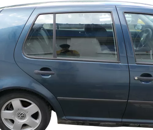 VW Golf 4 Limousine Tür hinten rechts grün LC6X  (KEINkombi) ohne Anbauteile