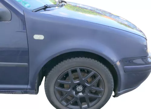 VW Golf 4 1J Kotflügel vorne rechts blau(LA5G)  -- selbst lackiert