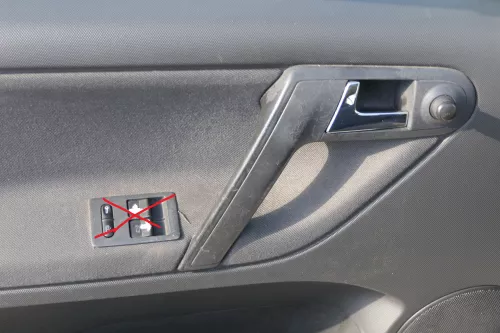 1x VW Polo 6N2 Türverkleidung Verkleidung Tür vorne links 4/5-Türer off-black  (183991)