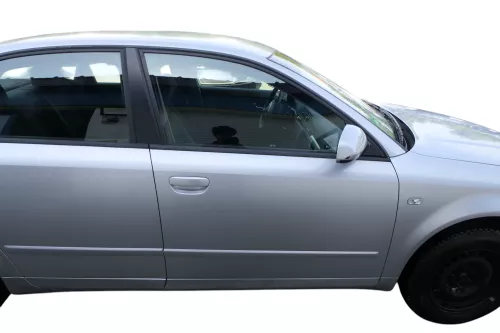 Audi A4 B6 8E nur Türblatt vorne rechts Beifahrertür silber LY7W Kombi+Limo Tür