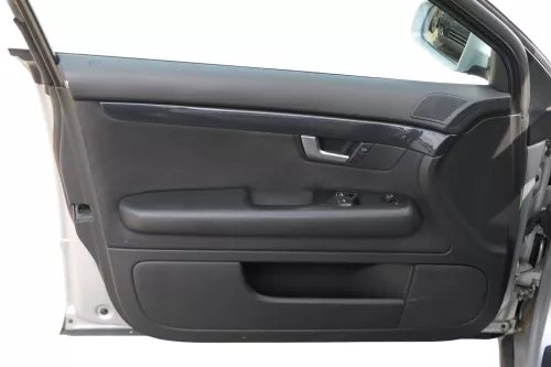 1x A4 8E B6 Türverkleidung Verkleidung Tür vorne links soul schwarz -ohne Schalt