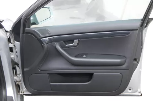 1x A4 8E B6 Türverkleidung Verkleidung Tür vorne rechts soul schwarz