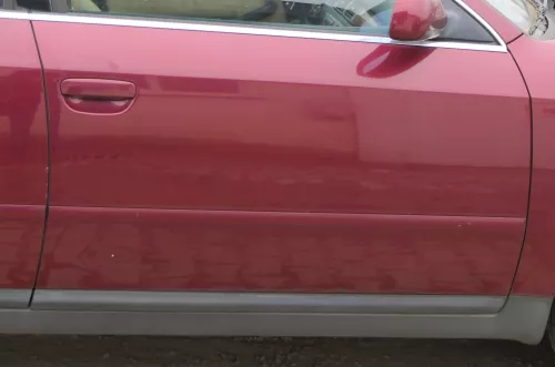 Audi A6 4B C5 Tür nur Türblatt vorne rechts Beifahrertür rot LZ3L - Dellen!