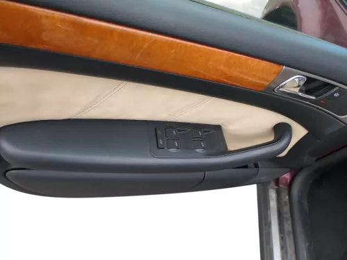 1x A6 4B Türverkleidung Verkleidung Tür vorne links Leder onyx / vanille Bose (184103)