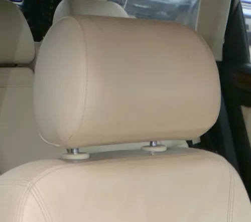 1x A4 B5 A6 4B Kopfstütze vorne rechts/links Leder vanille gelb Perlnappaleder (184133)