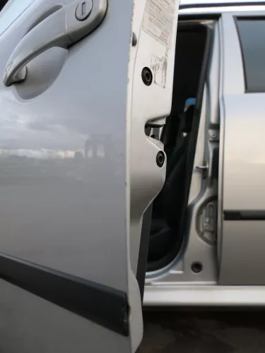 Skoda Octavia 1U Kombi + Limo Tür vorne links Fahrertür blau LF5U 9460 ohne Anba (184306)