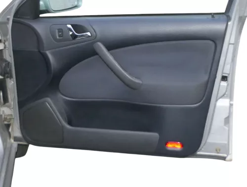 1x Octavia 1U Kombi Türverkleidung Verkleidung Tür vorne rechts