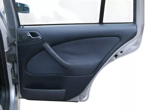 1x Octavia 1U Kombi Türverkleidung Verkleidung Tür hinten rechts