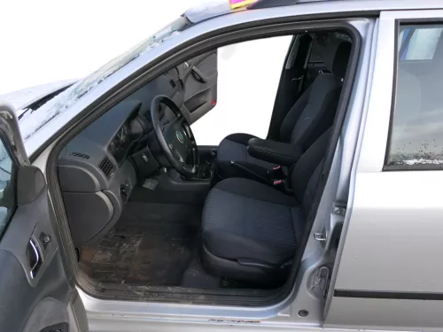 1x Octavia 1U Türdichtung Dichtung Tür vorne links Fahrertür passt auch rechts