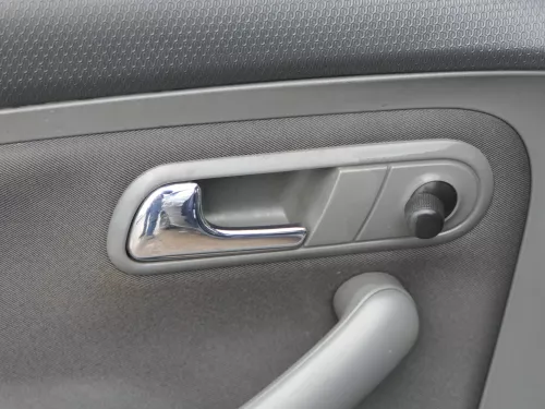 1x Seat Ibiza 6L Türverkleidung Verkleidung Tür vorne links 2/3-Türer Griff (184393)
