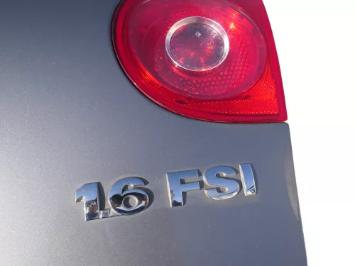 VW Golf 5 V Heckklappe hinten Kofferraumklappe + Scheibe grau LA7T (184453)