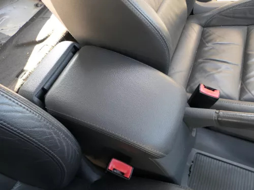 VW Golf 5 / 6 Mittelarmlehne Armlehne Lehne Mitte verschiebar Leder schwarz