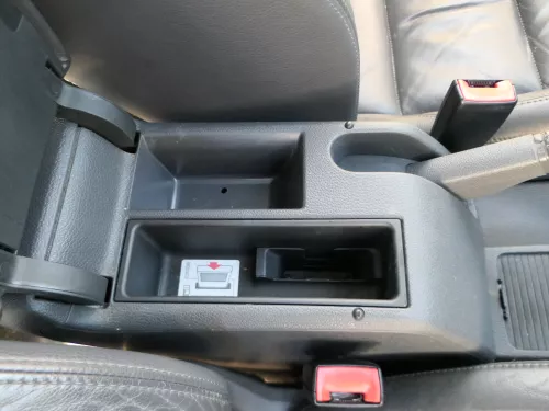 VW Golf 5 / 6 Mittelarmlehne Armlehne Lehne Mitte verschiebar Leder schwarz (184467)